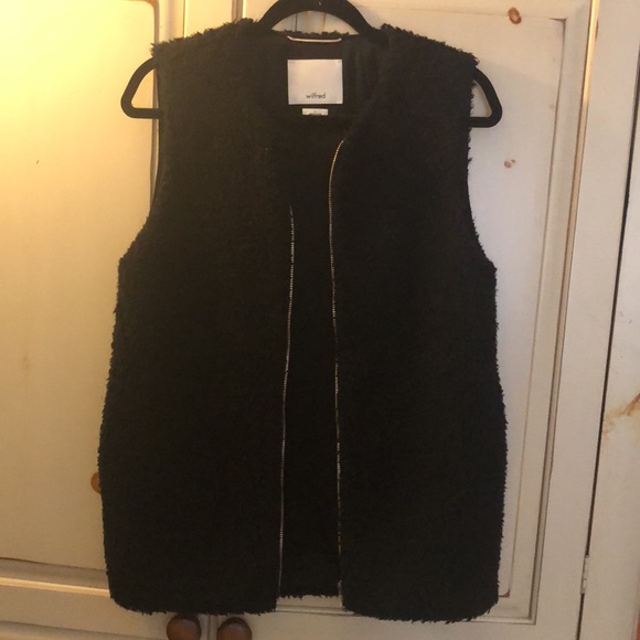 Wilfred Sherpa Vest - Picture 2 of 4